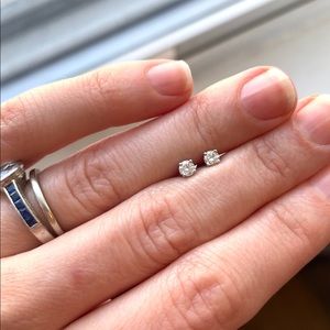 1/4 ct Diamond Earrings